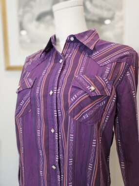 Wrangler Western Pearl Snap Shirt Purple Aztec Striped Long Sleeve Small Cowgirl